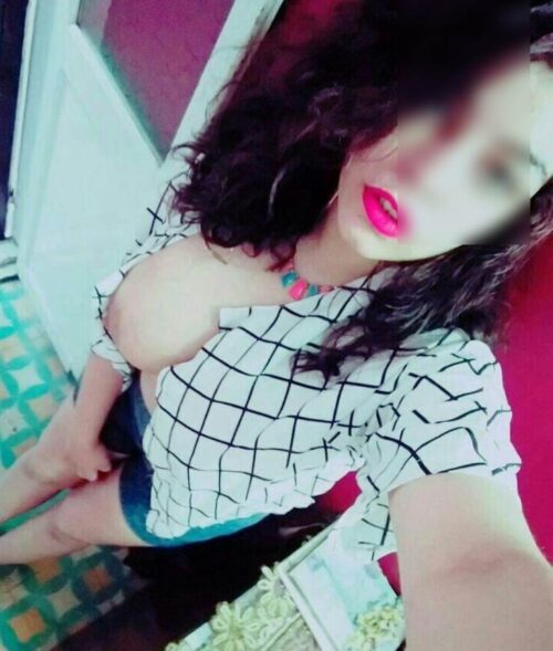 Leana dispo pour un plan sex rapide a Drancy