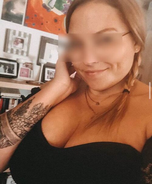 Noor je viens sur ce site de plan sexy comme chacun de vous pour trouver un partenaire pour passer du bon temps