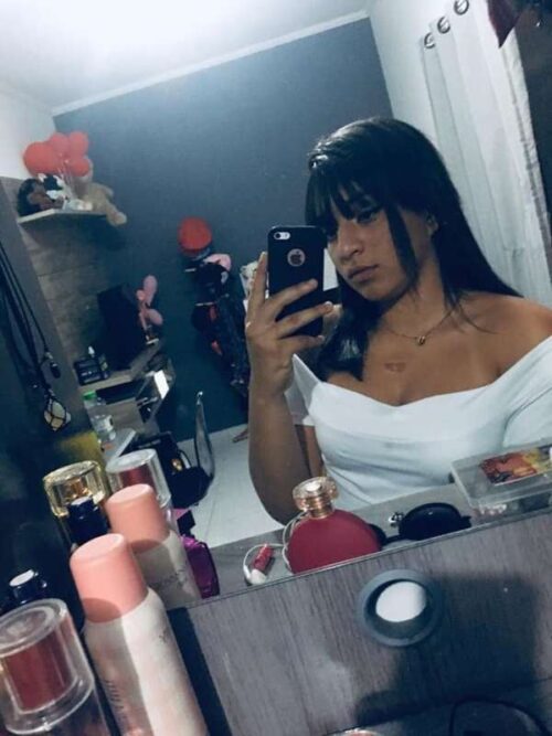 Neila 26 cherche une complicité sexuelle