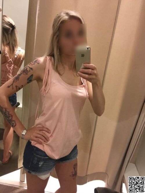 Roxane je viens sur ce site de rencontre sexe pour faire des rencontres coquines avec un ou plusieurs hommes